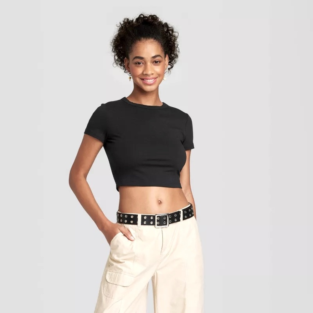 Simple Black Wild Fable Crop Tee L